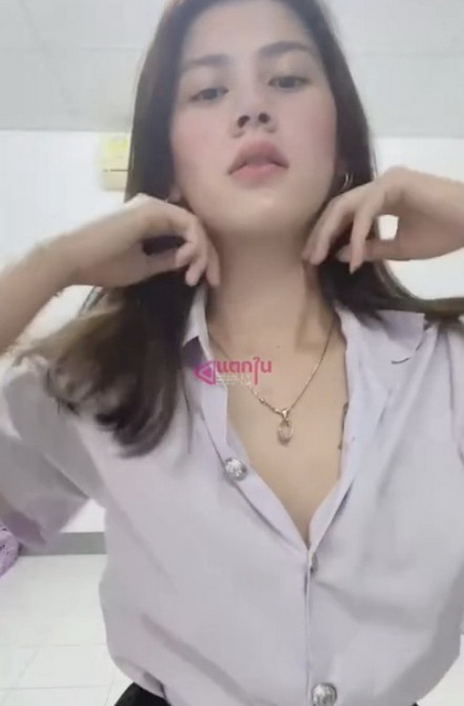 คลิปหลุดนักศึกษาสาวสวยตั้งกล้องถ่ายอัดคลิปเต้นยั่วเสียวแหวกนมโชว์หี