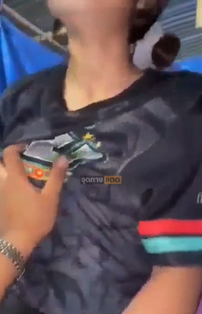 คลิปหลุดวัยรุ่นไทยทางบ้าน แฟนลีลาเด็ดขึ้นขย่มเย็ดควยอย่างเสียว