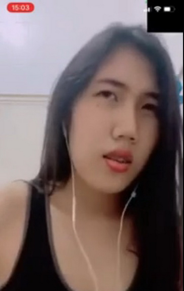 คลิปหลุดงานคอลเสียว น้องสายฟ้า ตั้งกล้องคอลเสียวผ่านไลน์เปิดนมนั่งช่วยตัวเอง
