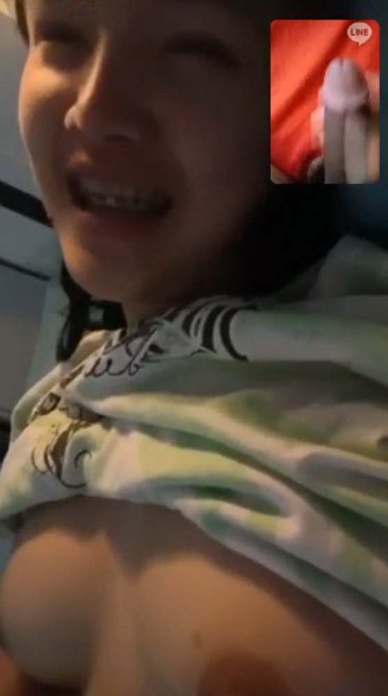 คลิปหลุดไทย สาวเหนือขาวหมวย บีบนมยั่วเสียวแหกหีเขี่ยแตตอย่างเสียว