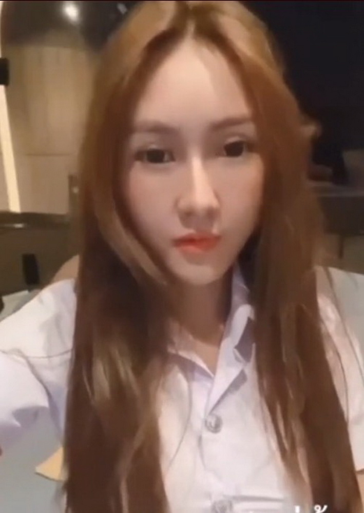 Onlyfans juniijune69 โชว์ใช้ไข่สั่นในโรงหนัง งานนี้เด็ด