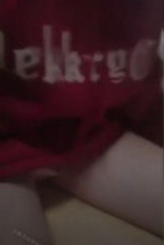 คลิปหลุดวัยรุ่นใส่แว่นตัวเล็กขย่มควย